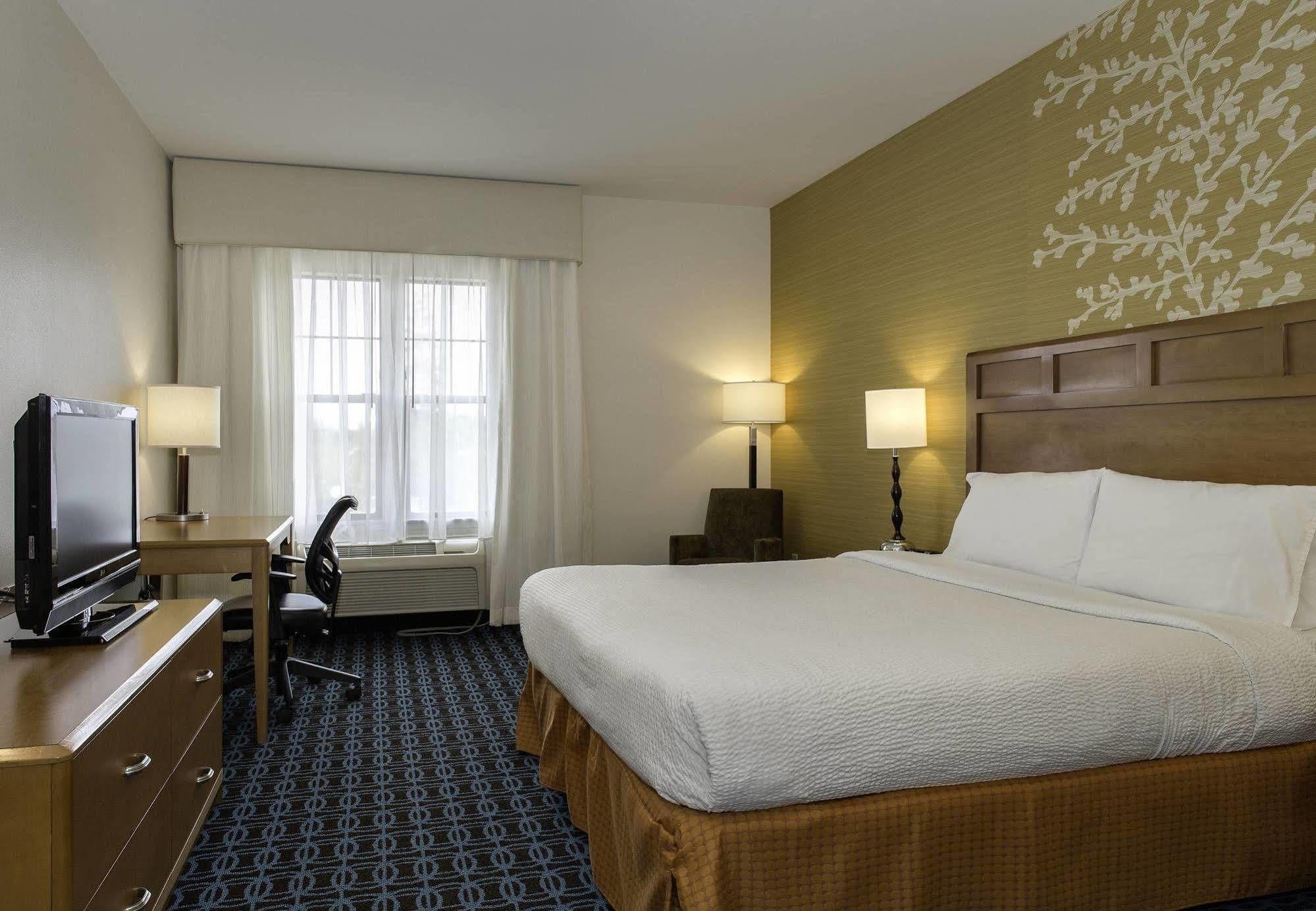 Hotel Fairfield And Santa Rosa 3*